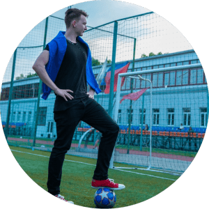 О мотивации, о выборе направления, о подводных камнях и личностной трансформации я побеседовал с представителем Волонтёрского центра Сеченовского Университета Эрихом Титовым, студентом 5 курса Института клинической медицины: