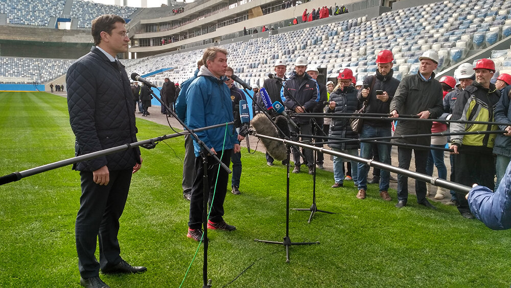 Подход к СМИ на стадионе "Нижний Новгород" во время подготовки к Чемпионату мира по футболу-2018
