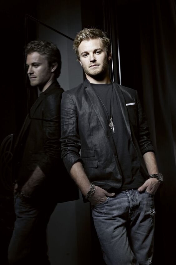 https://www.vernisdeconduire.com/wp-content/uploads/2011/04/TS_Nico-Rosberg-4-_low-res.jpg