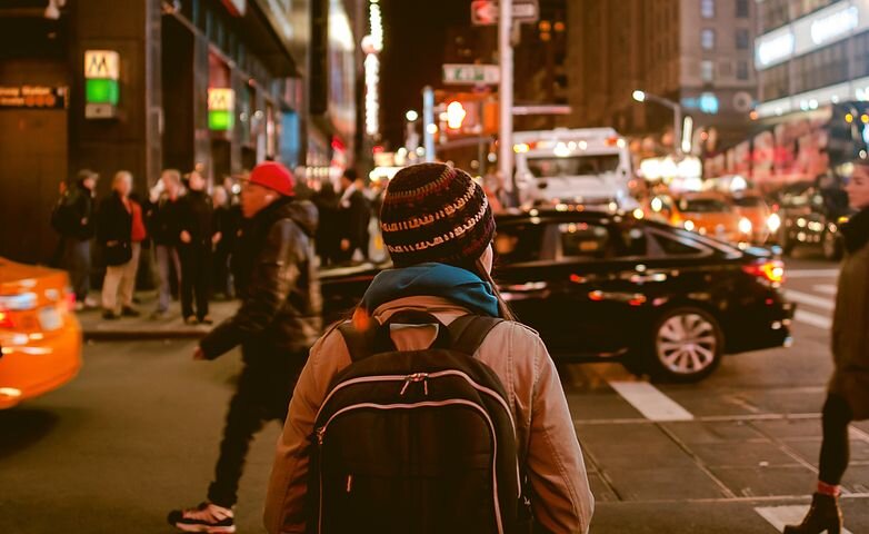 https://pixabay.com/photos/people-walking-city-urban-knapsack-1031169/