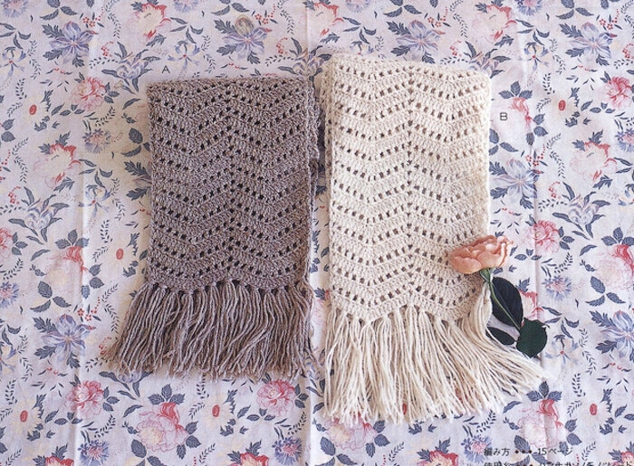 Два шарфа