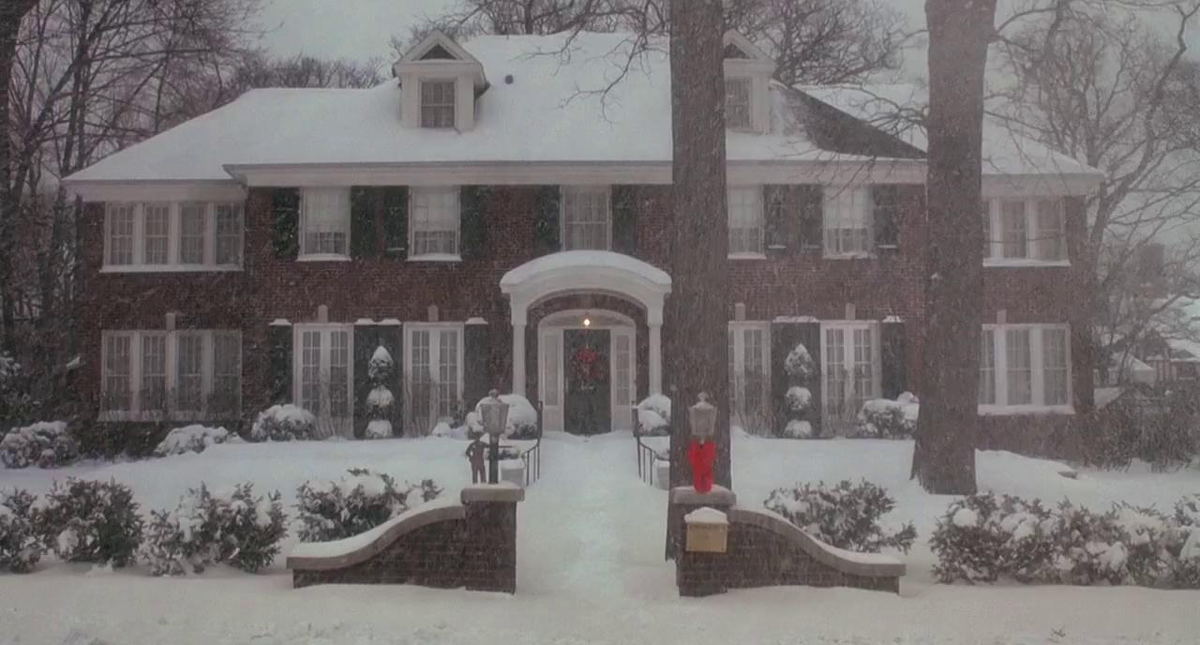 кадр из фильма "Один дома" 1990 г. 