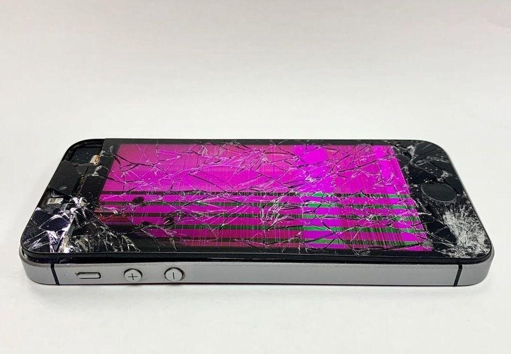 iPhone 5s, удачно отметивший 23 февраля.