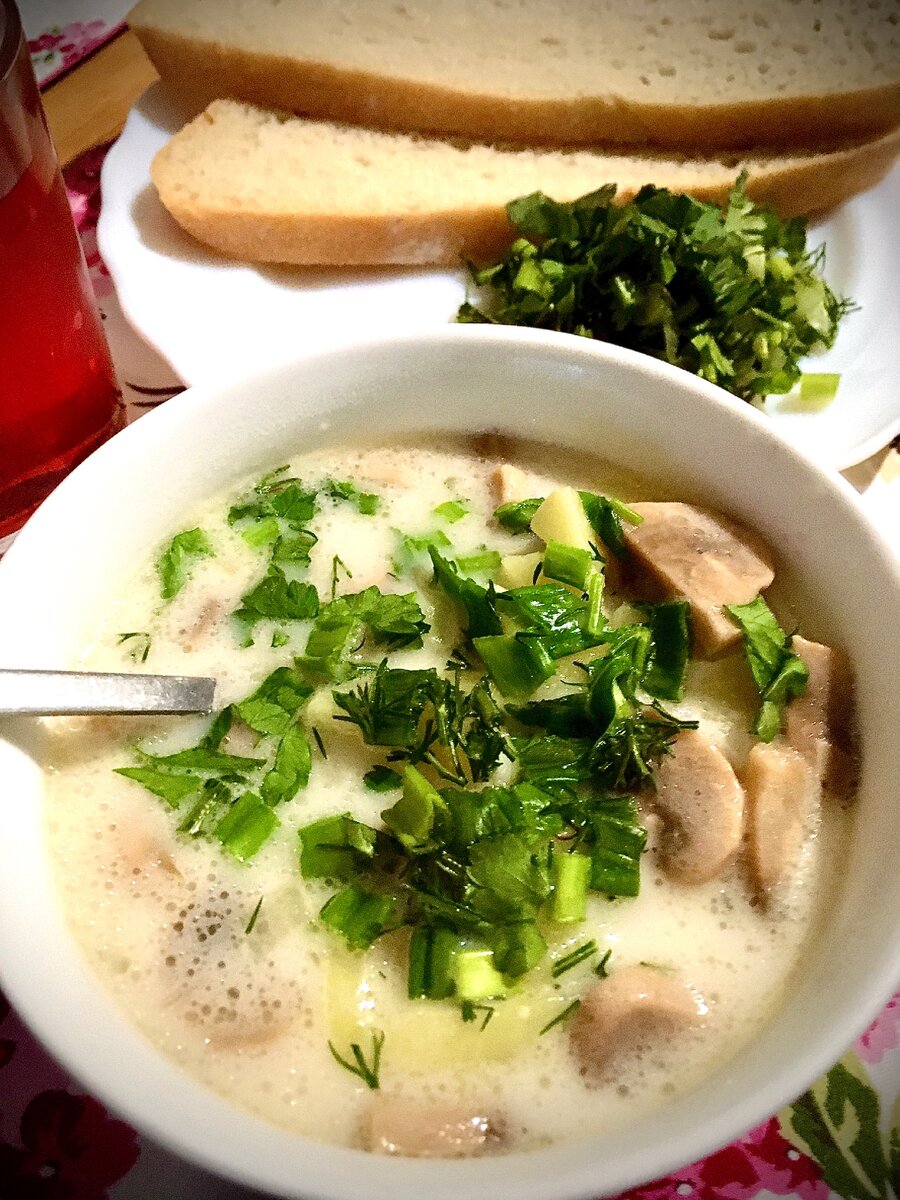 Рецепт: Суп с сушеными белыми грибами и плавленным сыром - в мультиварке