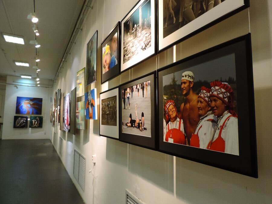 Пролистыеваем. Фото собраны в альбомы