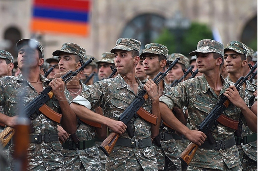 Солдаты в армении