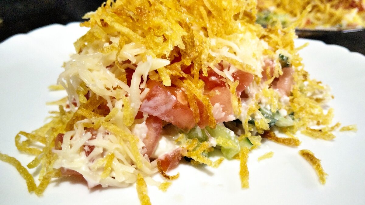 Готовый салат в разрезе