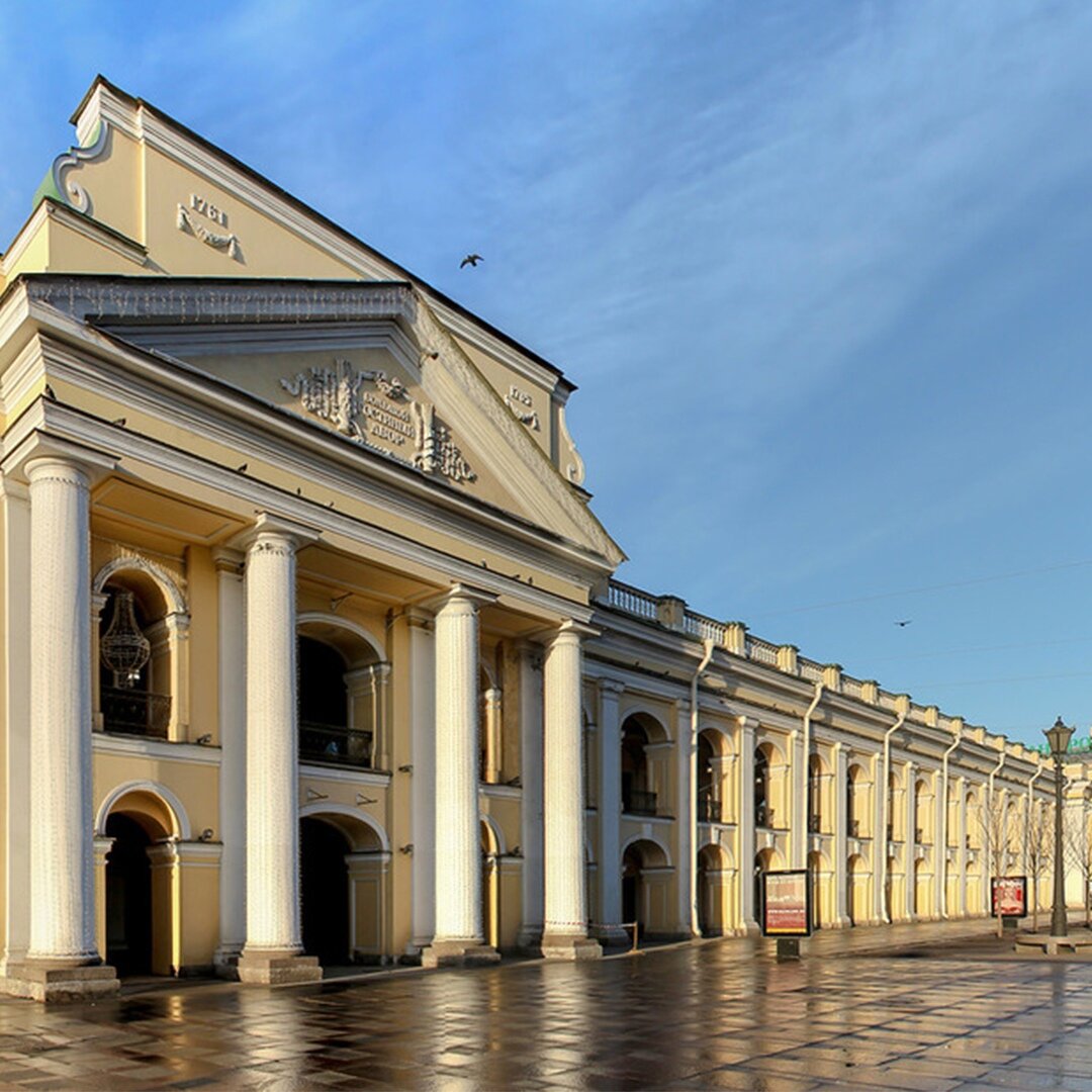 Гостиный двор архитектор. Большой гостиный двор санкт петербург деламот. Гостиный двор. Старый гостиный двор джакомо кваренги. Петербургский гостиный двор архитектор растрелли.