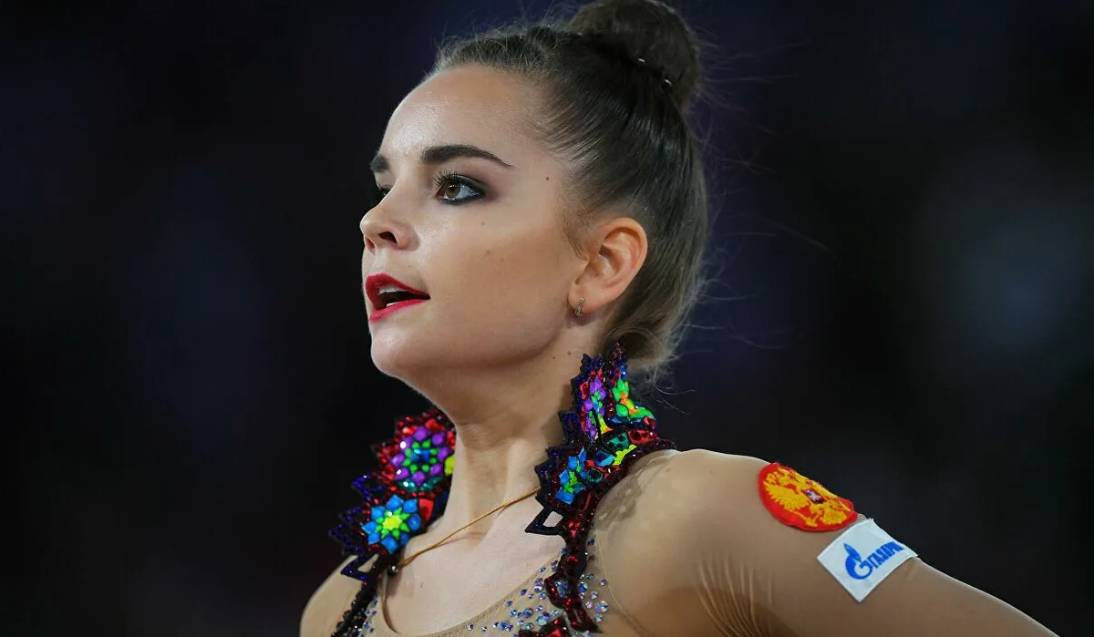 Арина Аверина булавы 2016