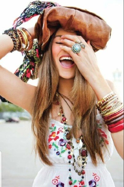 К лету хочется так же радоваться солнцу в красивом платье и стройной фигурой