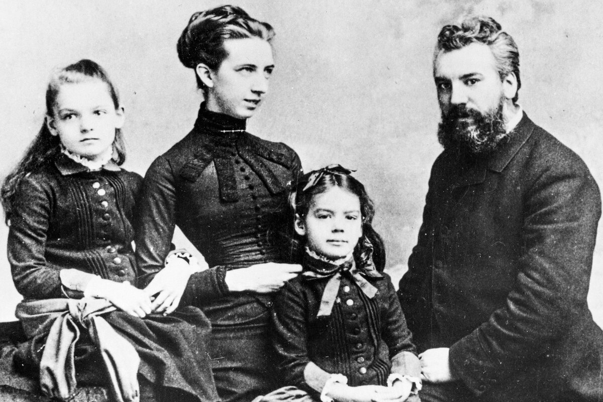Александр Грэхем Белл с семьёй 