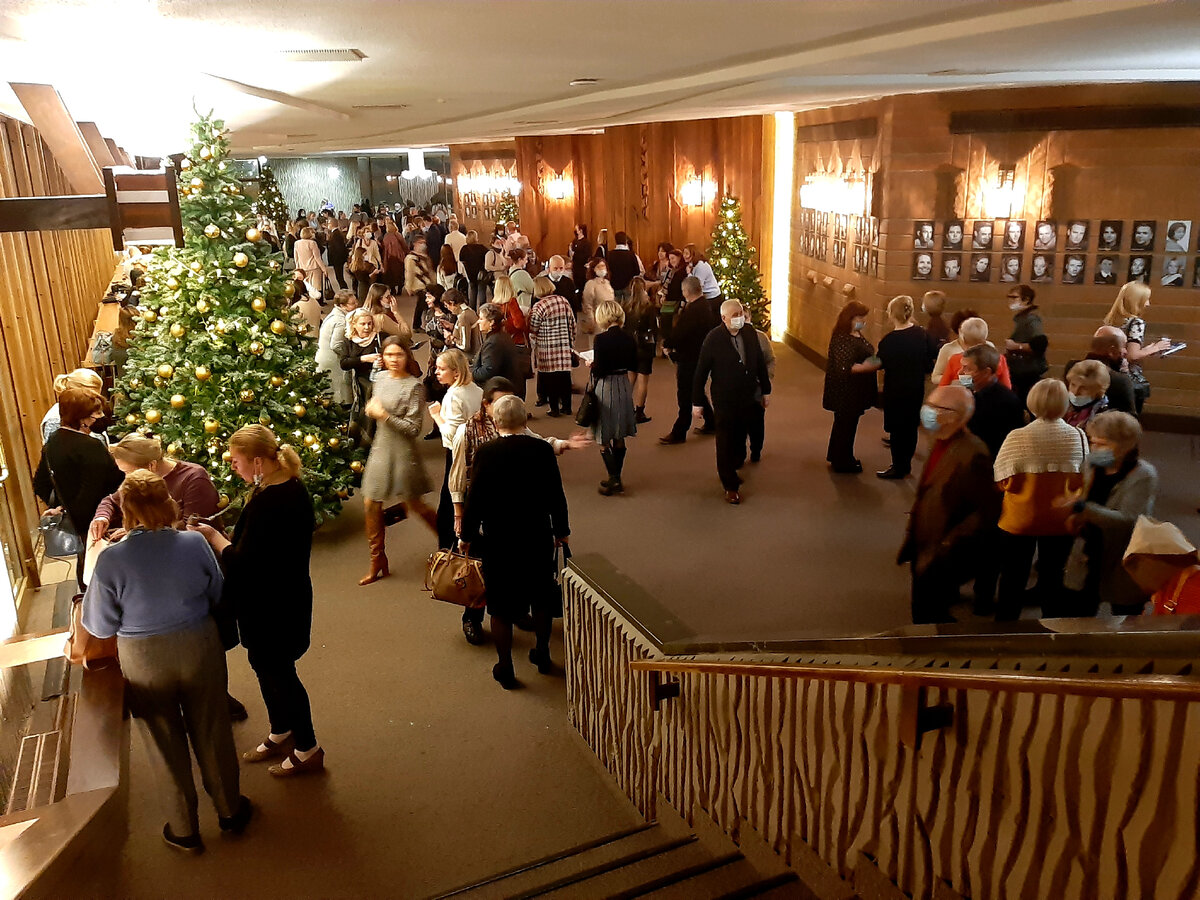 "Женщины Есенина", фото автора.