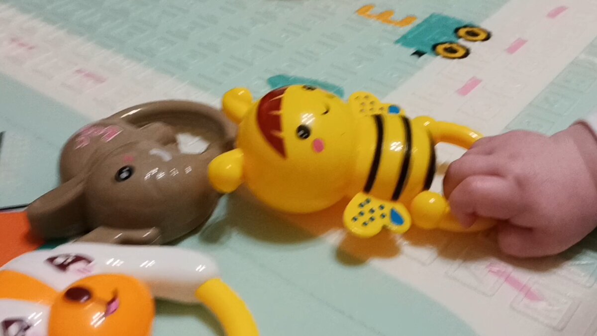 Раньше спорили из-за одного ребенка, теперь их два)