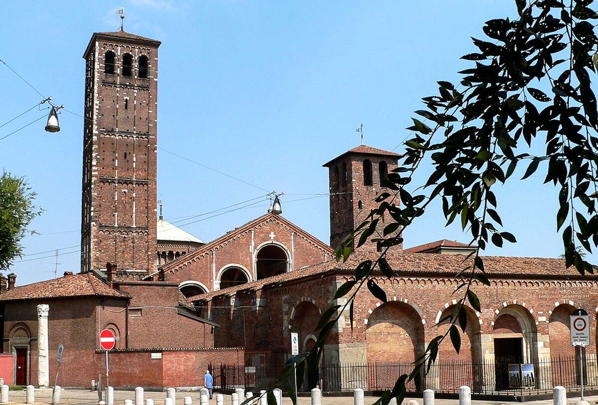 Базилика св. Амвросия в Милане, или Сант-Амброджо (Basilica di Sant’Ambrogio). 