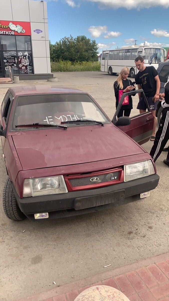 ВАЗ 2108 - 45.000 рублей.