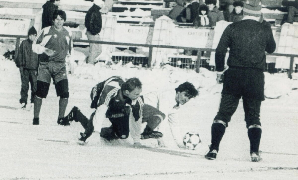 Матч с «Уралмашем» прошёл на поле, покрытом утрамбованным снегом 