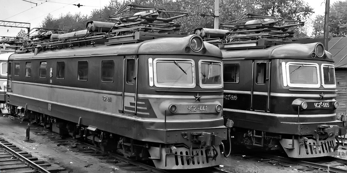 ЧС2т-441; ЧС2м-565 https://railgallery.ru/photo/01/27/23/127230.jpg
