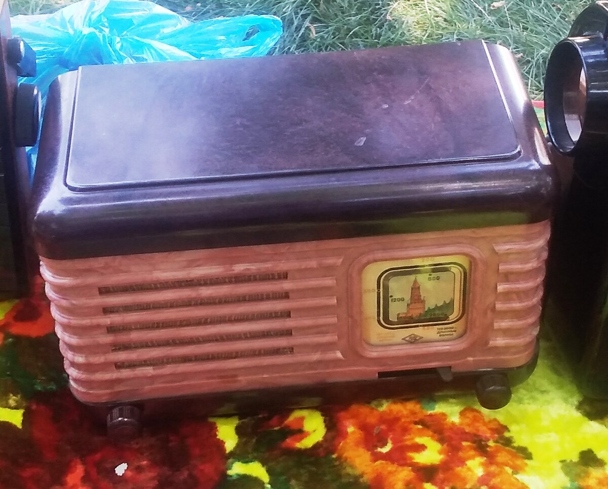 Что радиолюбители интересного могут найти на барахолке. Середина ...