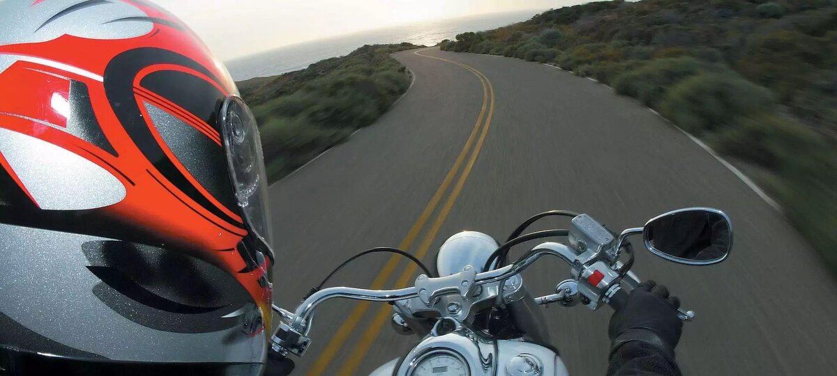 © Motorcycle Cruiser