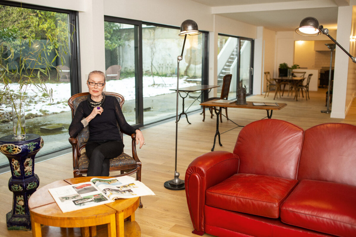 ДИРЕКТОР МАММ ОЛЬГА СВИБЛОВА В СВОЕМ ДОМЕ ПОД ПАРИЖЕМ.