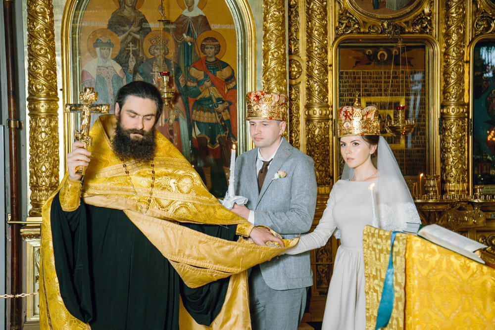 Венчание брака в церкви. Лютеранское венчание. Свадьба в церкви. Венчание. Венчание.