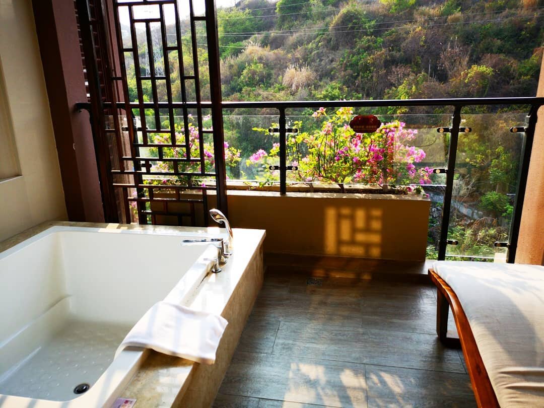 Балкон номера на 9м этаже 