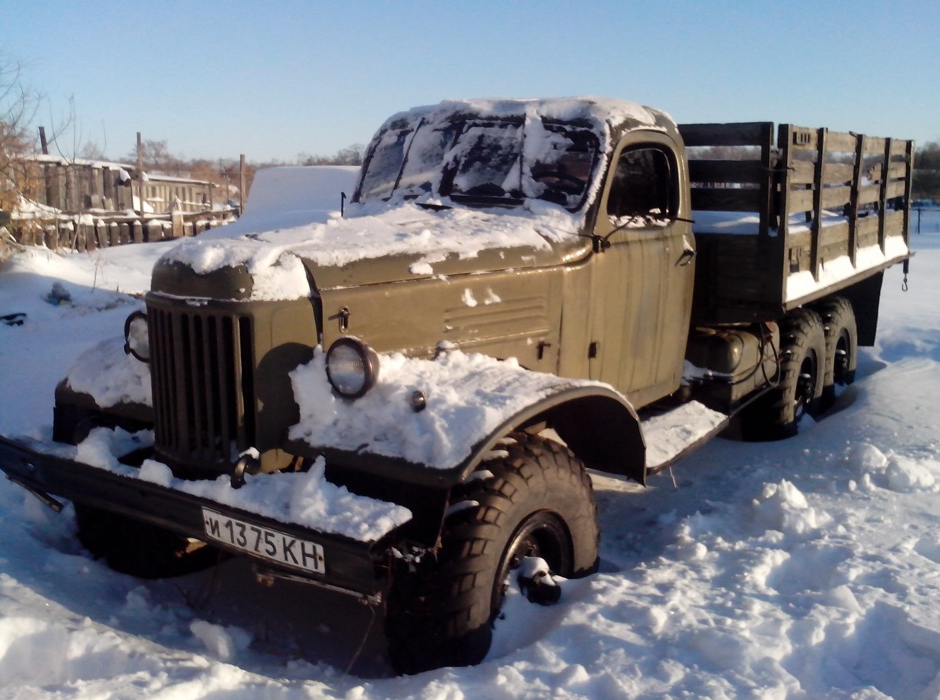 (примерно вот так ЗИЛ-157 стоял долгое время)