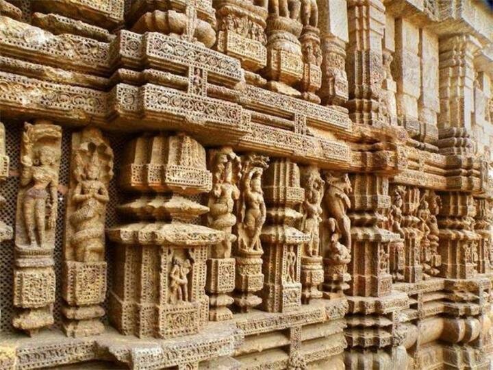 Барельефы на храме Солнца в Конараке (штат Орисса, Индия)