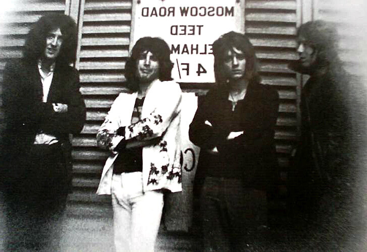 Первый состав Queen - Брайан, Фредди, Роджер и Майк Гроуз (первый басист), июнь, 1970 год, Труро, Великобритания.