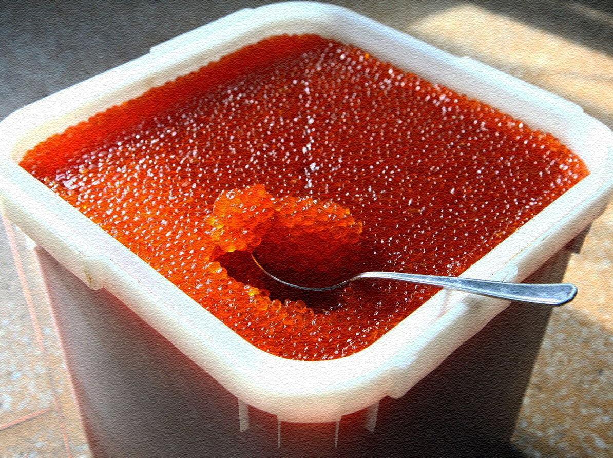 Красная икра в пластиковом контейнере на 25 кг