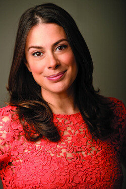 Кэти Никол - ведущий королевский эксперт в Британии и автор бест-селлеров