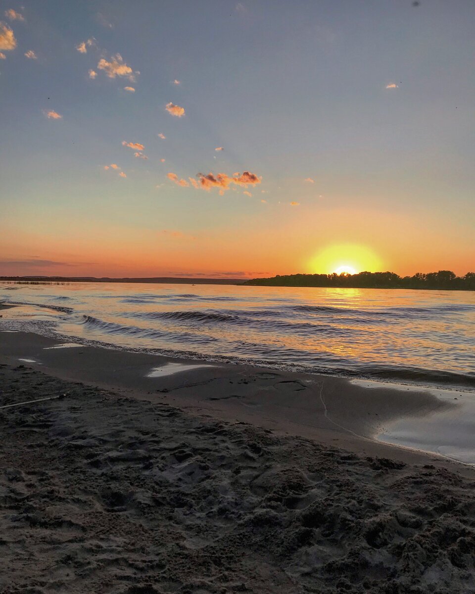 Закат на берегу Волги