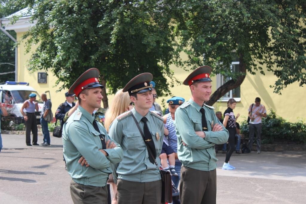 На авторском фото августа 2013 года патруль в центральном парке Новосибирска.