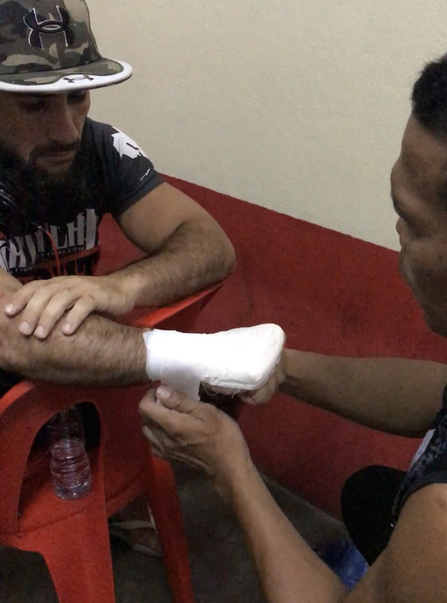 Тейп перед боем 