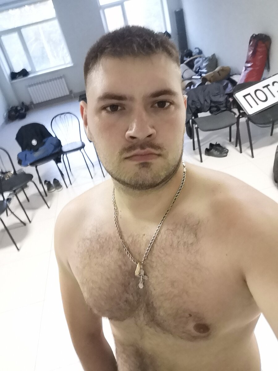 Тут 3 фотографии, на последней я до твоего рождения