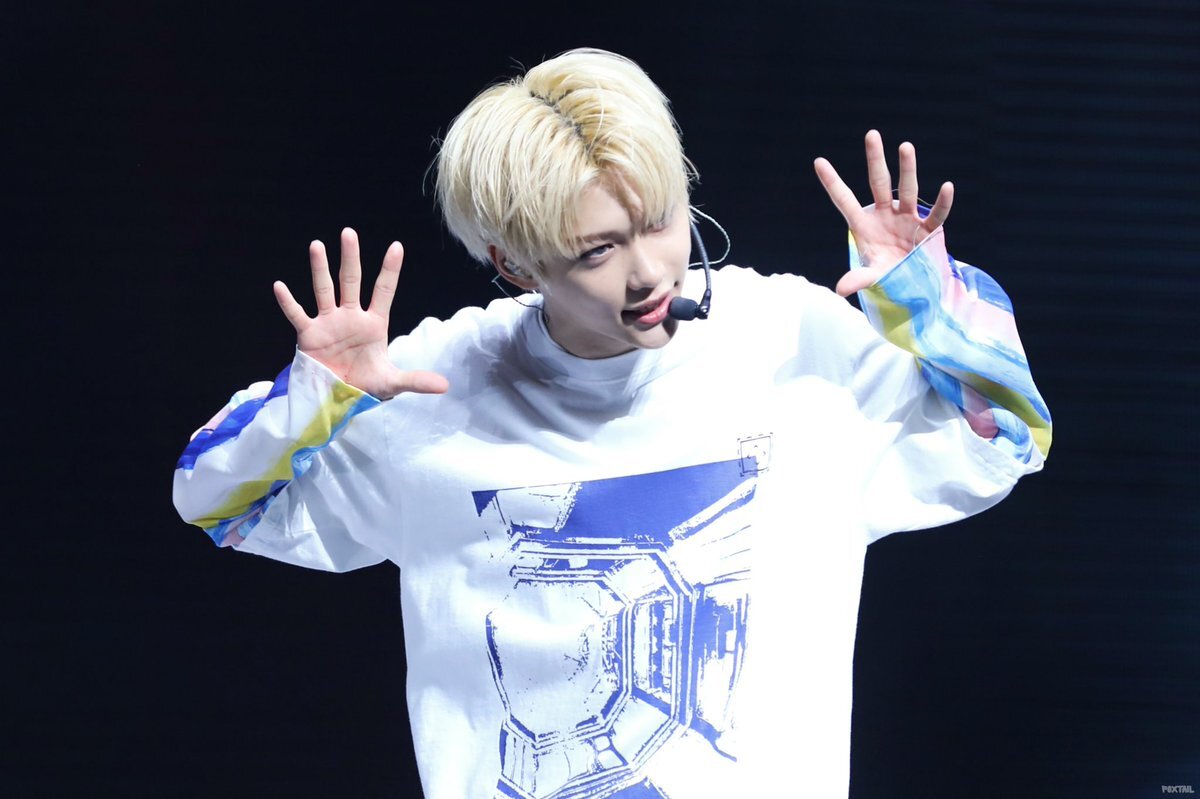 Руки Феликса Ли  