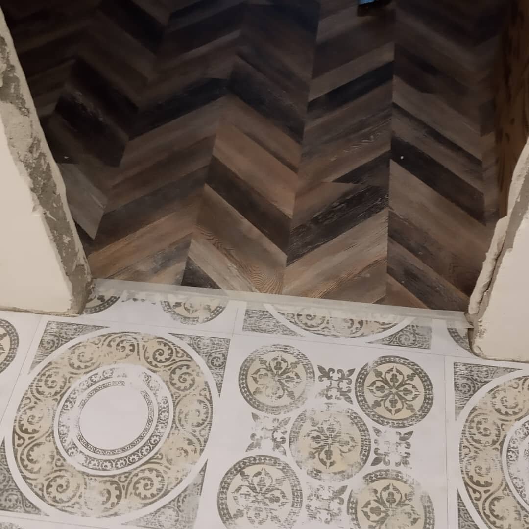 Стык минеральной плиты "Микодур" и ламината "Классен"