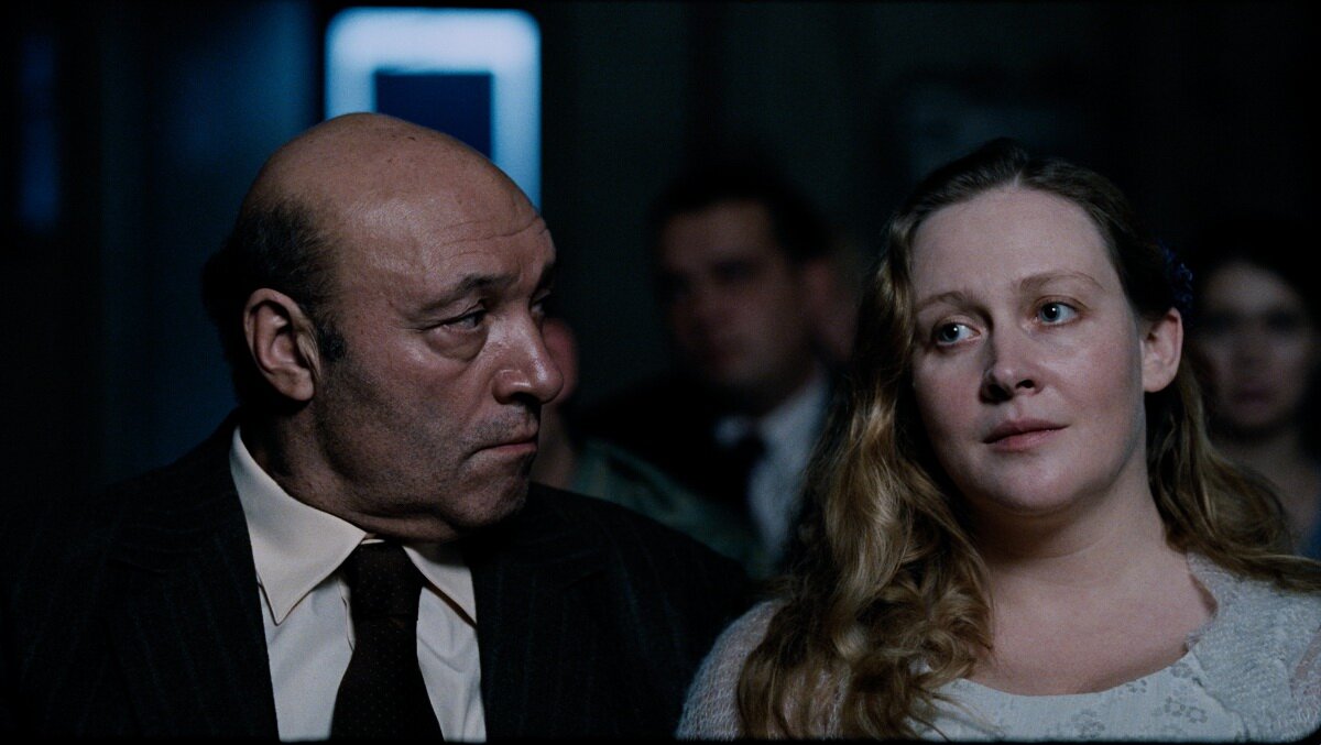 Юрий Цурило и Юлия Ауг в фильме "Овсянки" (2010)