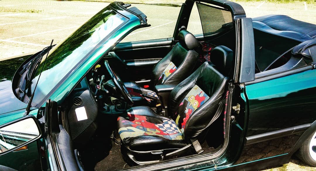 В глаза бросились сидения с рисунками художника. https://www.imgrum.pw/tag/otmaraltartedition