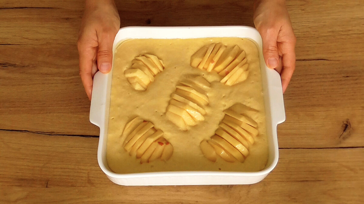 Кукурузный манник с яблоками