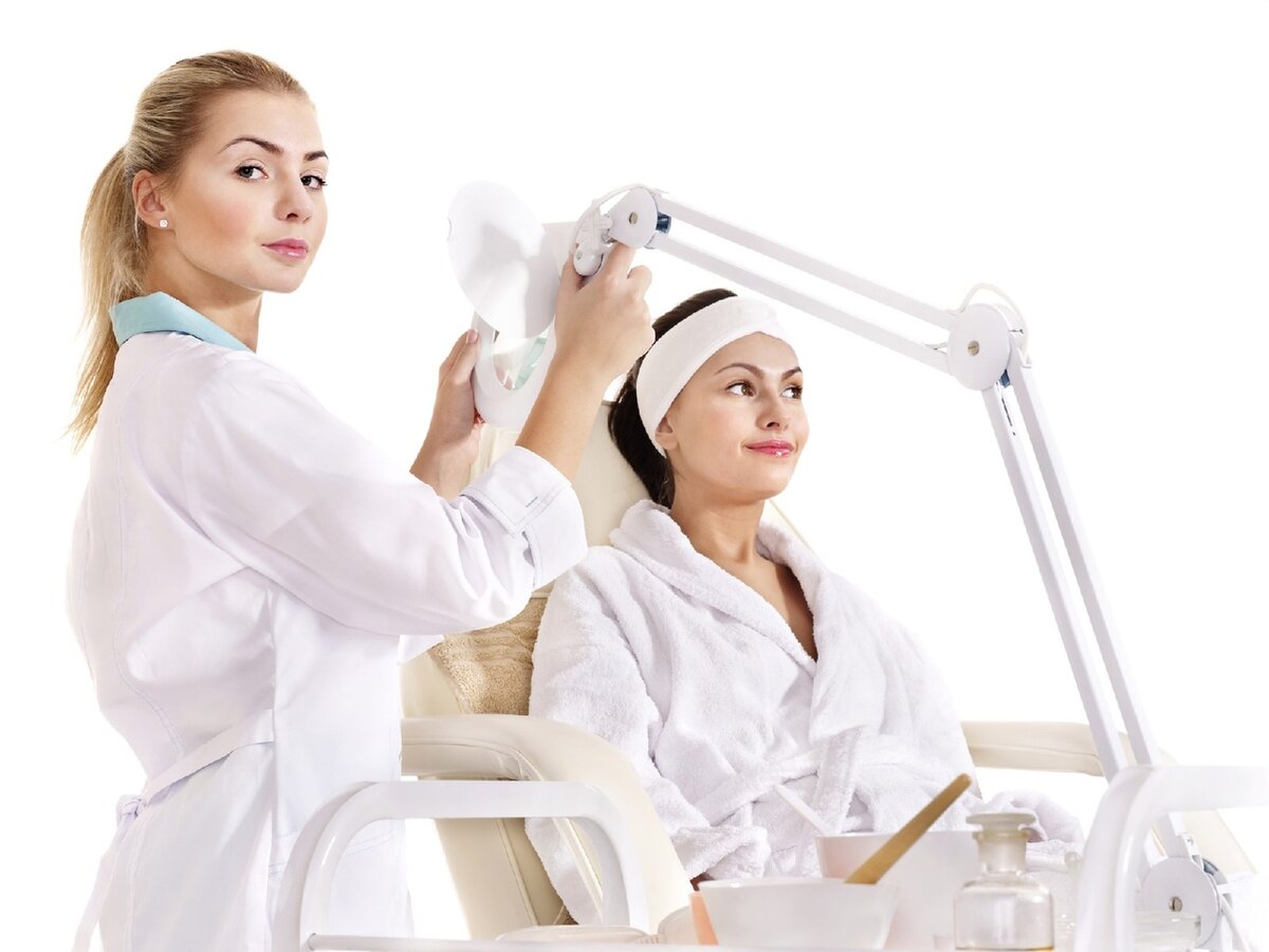 Сходить к косметологу или делать процедуры дома: смотрим, что дешевле и эффективнее?