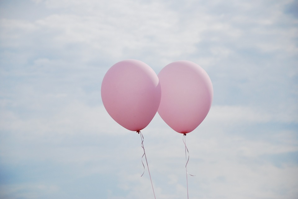 https://pixabay.com/ru/photos/%D0%B2%D0%BE%D0%B7%D0%B4%D1%83%D1%88%D0%BD%D1%8B%D0%B5-%D1%88%D0%B0%D1%80%D1%8B-%D0%BD%D0%B5%D0%B1%D0%BE-%D0%BB%D1%8E%D0%B1%D0%BE%D0%B2%D1%8C-%D1%81%D0%B8%D0%BD%D0%B8%D0%B9-892806/