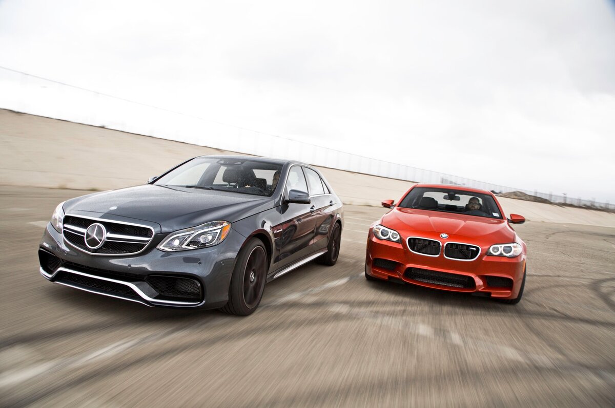 Мерс м5. Мерседес м4. БМВ И мерс БМВ И мерс. BMW e63s AMG. Мерседес vs BMW.