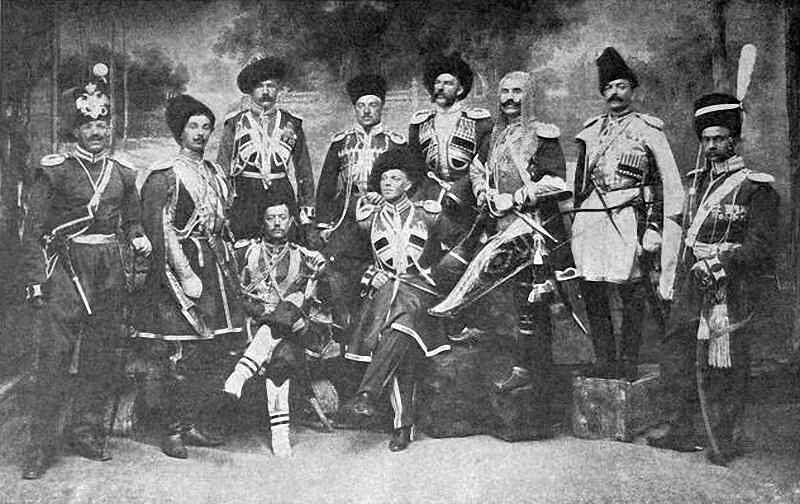 Царская охрана 1911 год. Офицеры конвоя Его Величества в исторических формах.