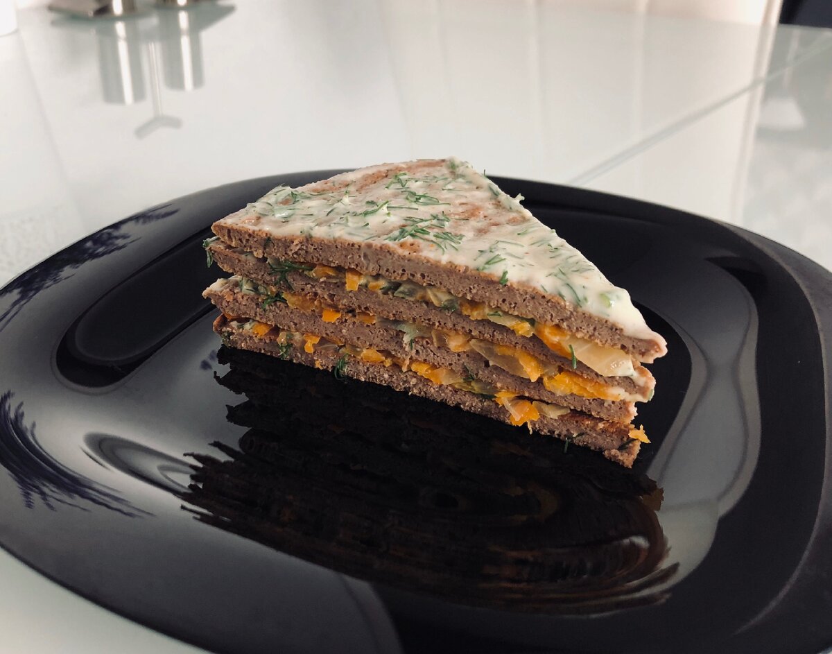 Очень вкусный торт из печени, который оценят даже дети.
