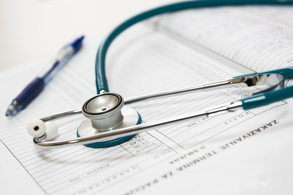 https://cdn.pixabay.com/photo/2014/12/10/20/56/medical-563427_960_720.jpg