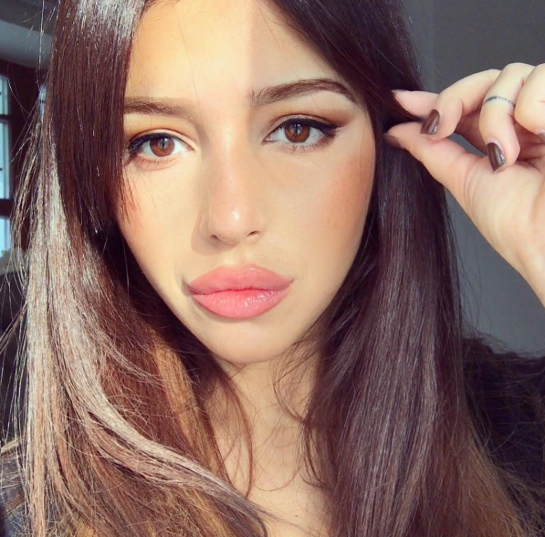 яркая внешность Элен