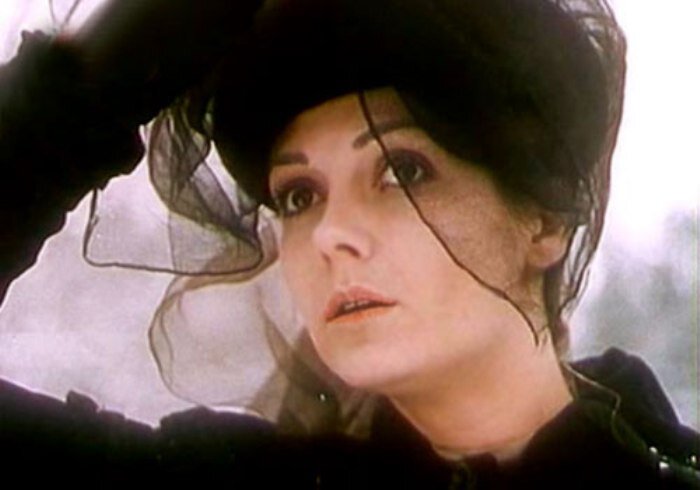 Фото: "Женщина в белом" mtdata.ru