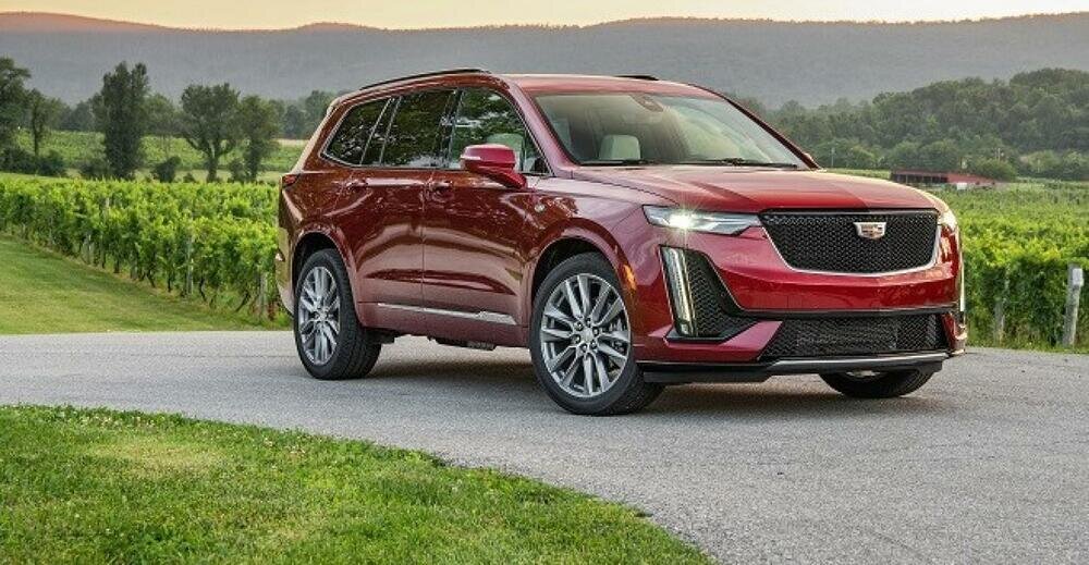 Особенности авто: 
Работает на 310-сильном 3,6-литровом V6.
9-ступенчатая автоматическая коробка передач.
Комплектация люкс и спорт.
Цена от 52695 долл. США для класса люкс, 57095 долл. США для спорта.