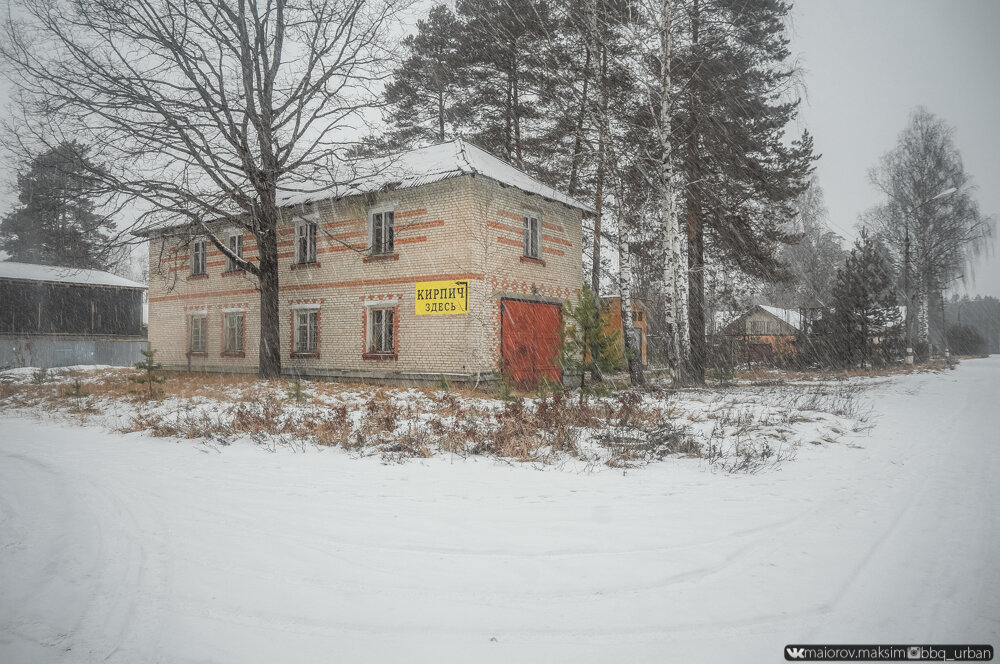 Вернулся спустя два года в военный городок. Полная разруха, украли даже «Ракеты С-25 Беркут»!